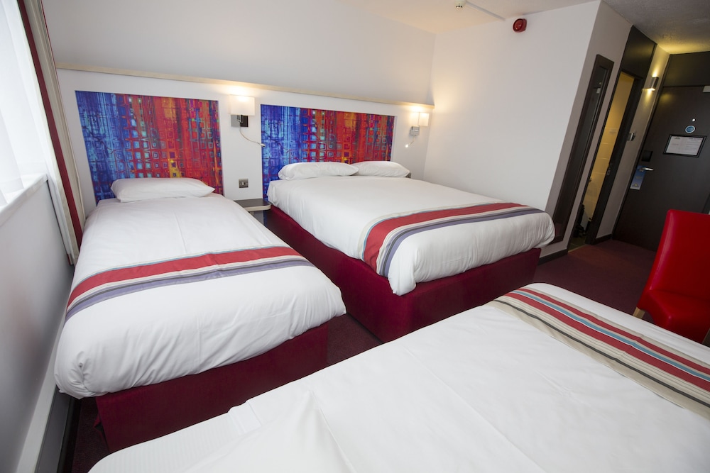 Ramada by Wyndham Milton Keynes 18/47