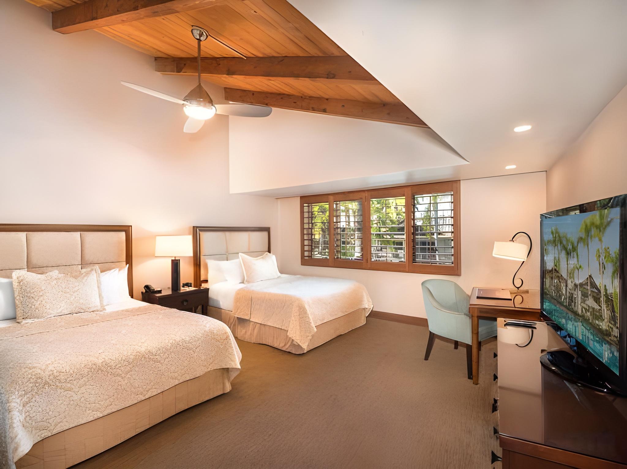 Tropical, 2 Queen Beds