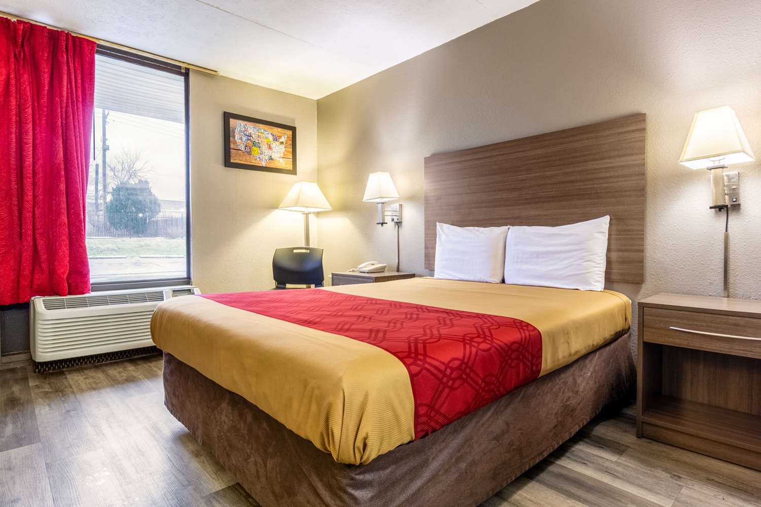 Econo Lodge Seymour, IN 15/37