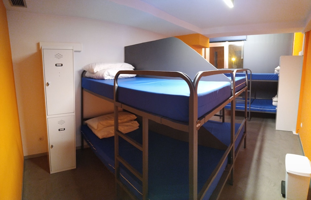 All Iron Hostel 9/50