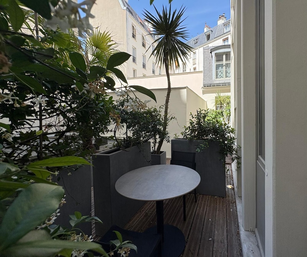 L Edmond Hotel Parc Monceau 59/67