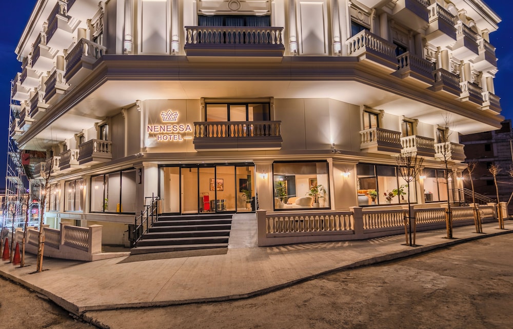 Nenessa Airport Hotel 4/46