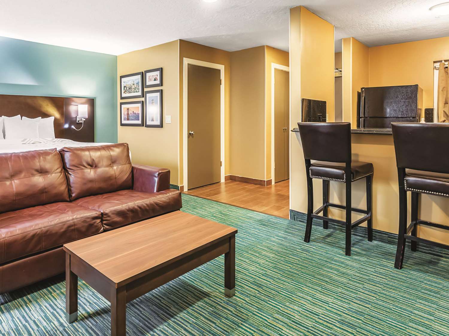 La Quinta Inn & Suites by Wyndham San Francisco Airport West 26/48