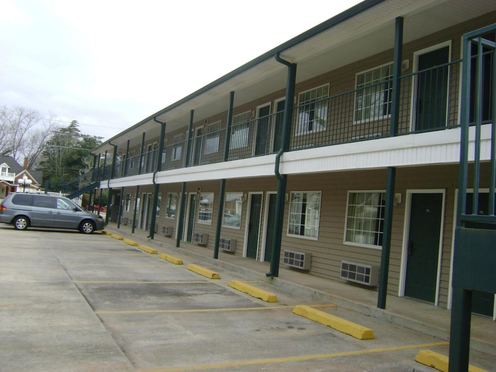 Meriwether Country Inn 3/40