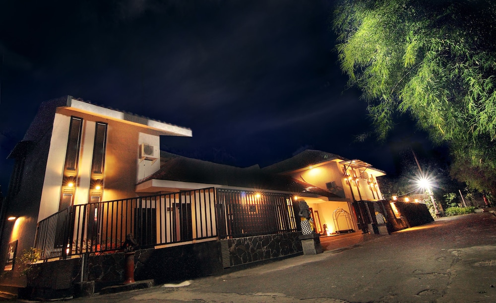 Puri Chorus Hotel 2/57