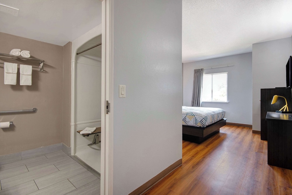 Motel6 San Antonio, TX - South 58/58