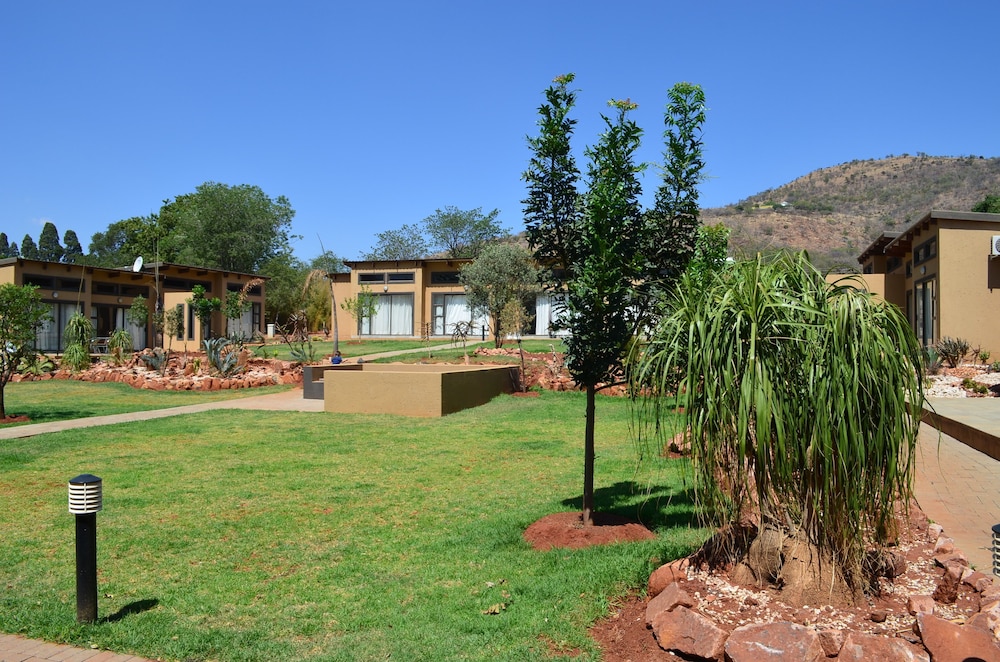 Manor Hills Guest Lodge 33/40