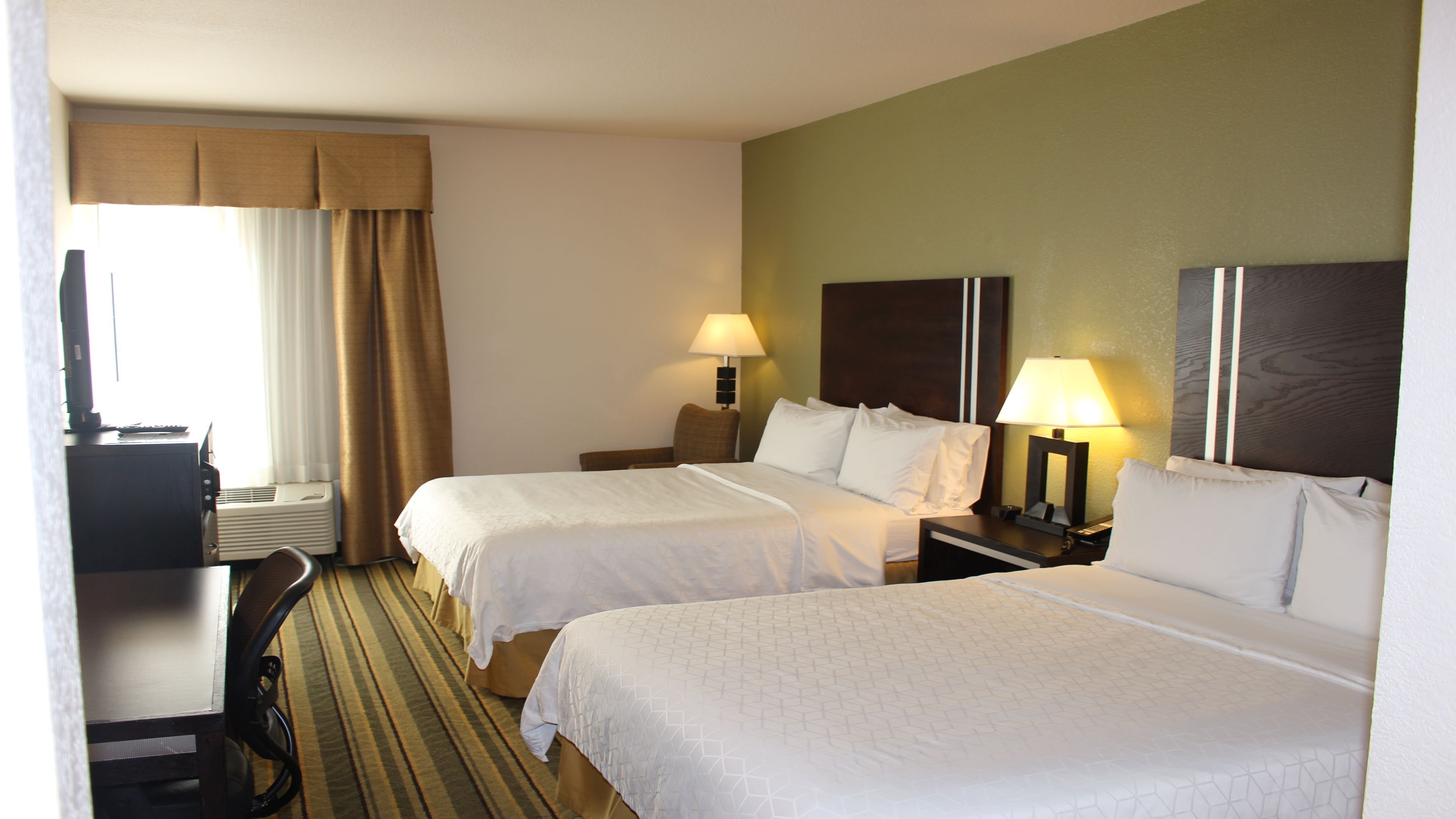 Holiday Inn Express Hotel Suites Berkeley 24/73