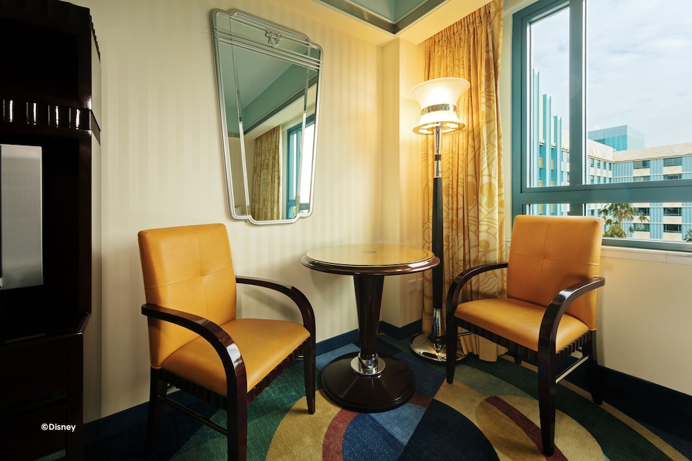 Disneys Hollywood Hotel 41/64
