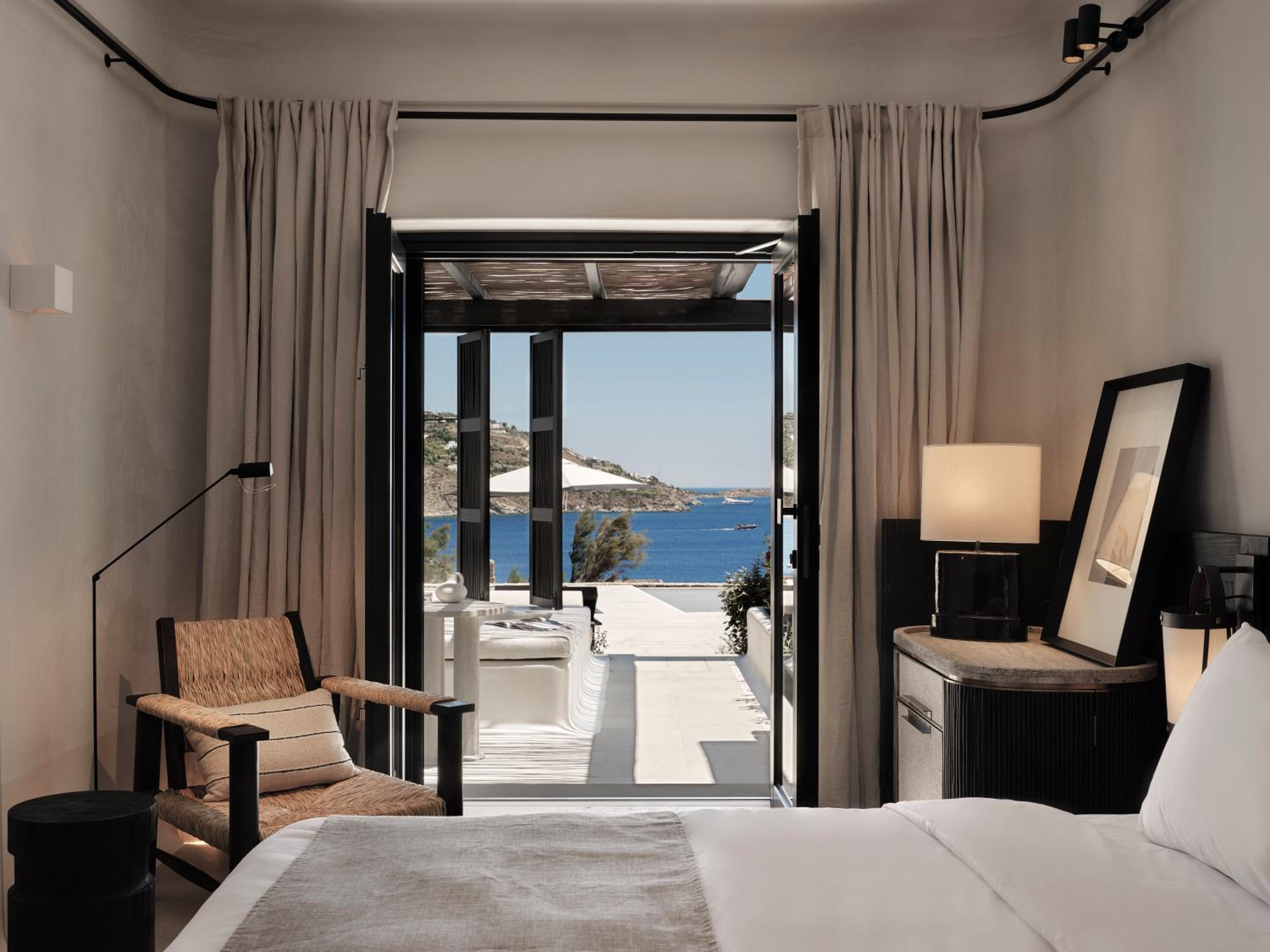 جناح جونيور بإطلالة على البحر بحوض جاكوزي، Kalesma Mykonos 9/10