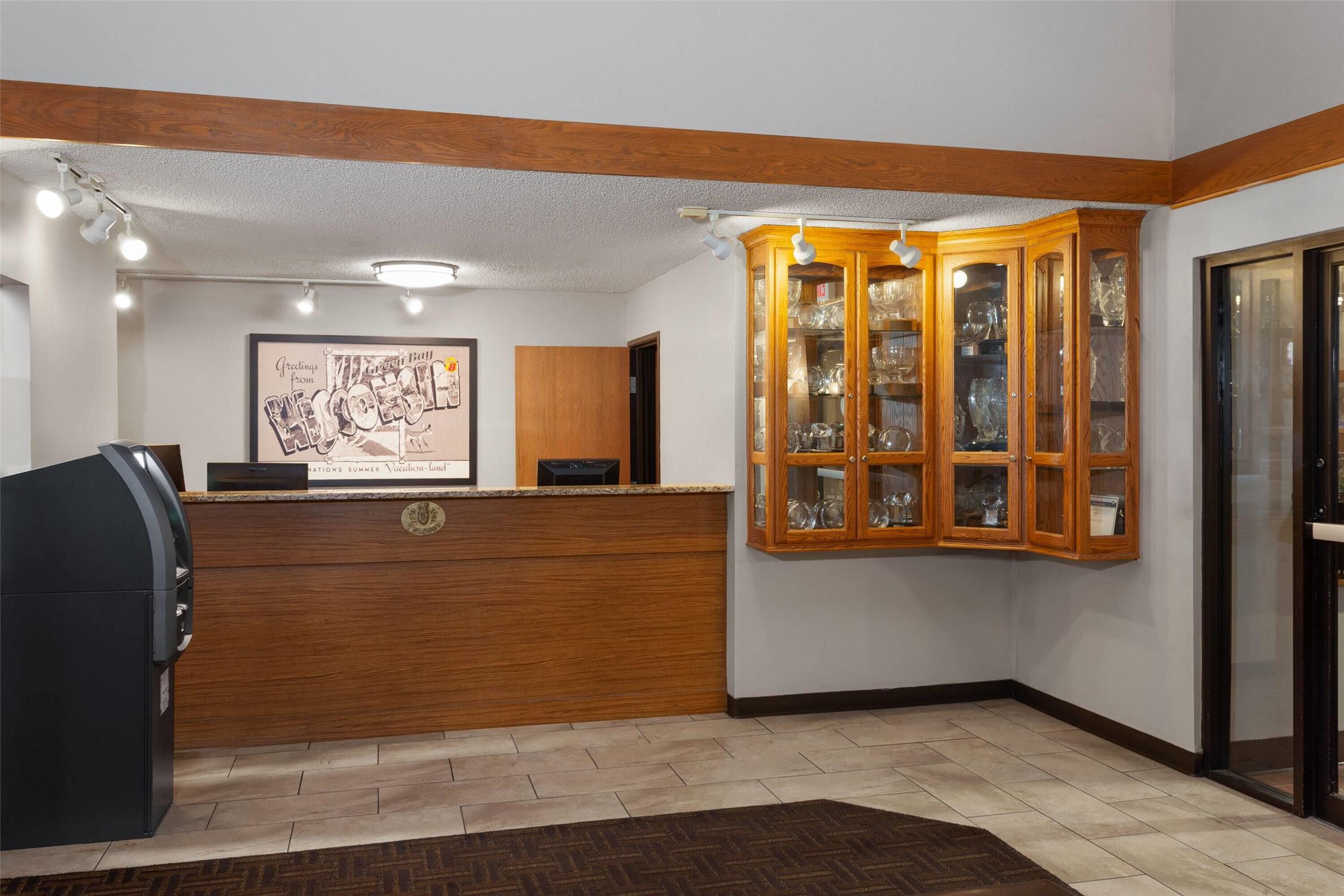 Super 8 By Wyndham Green Bay Near Stadium 5/28