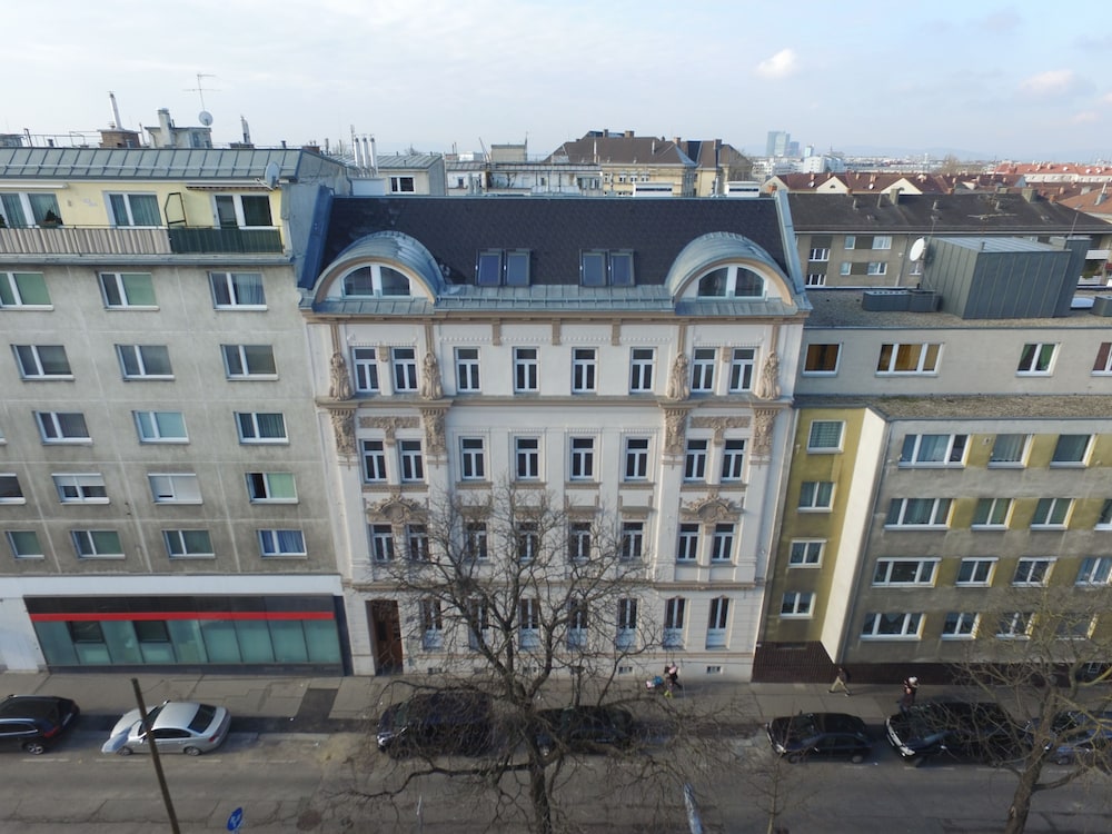 4 Beds and More Vienna Apartments 1/29