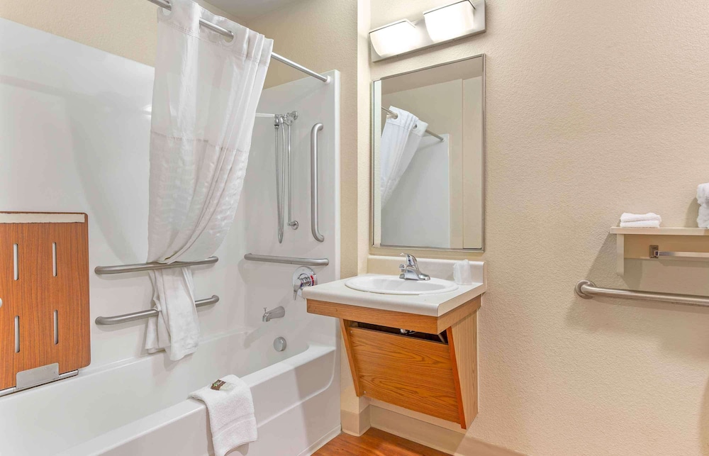 Extended Stay America Select Suites Wilmington West (ex WoodSpring Suites Wilmington) 40/42