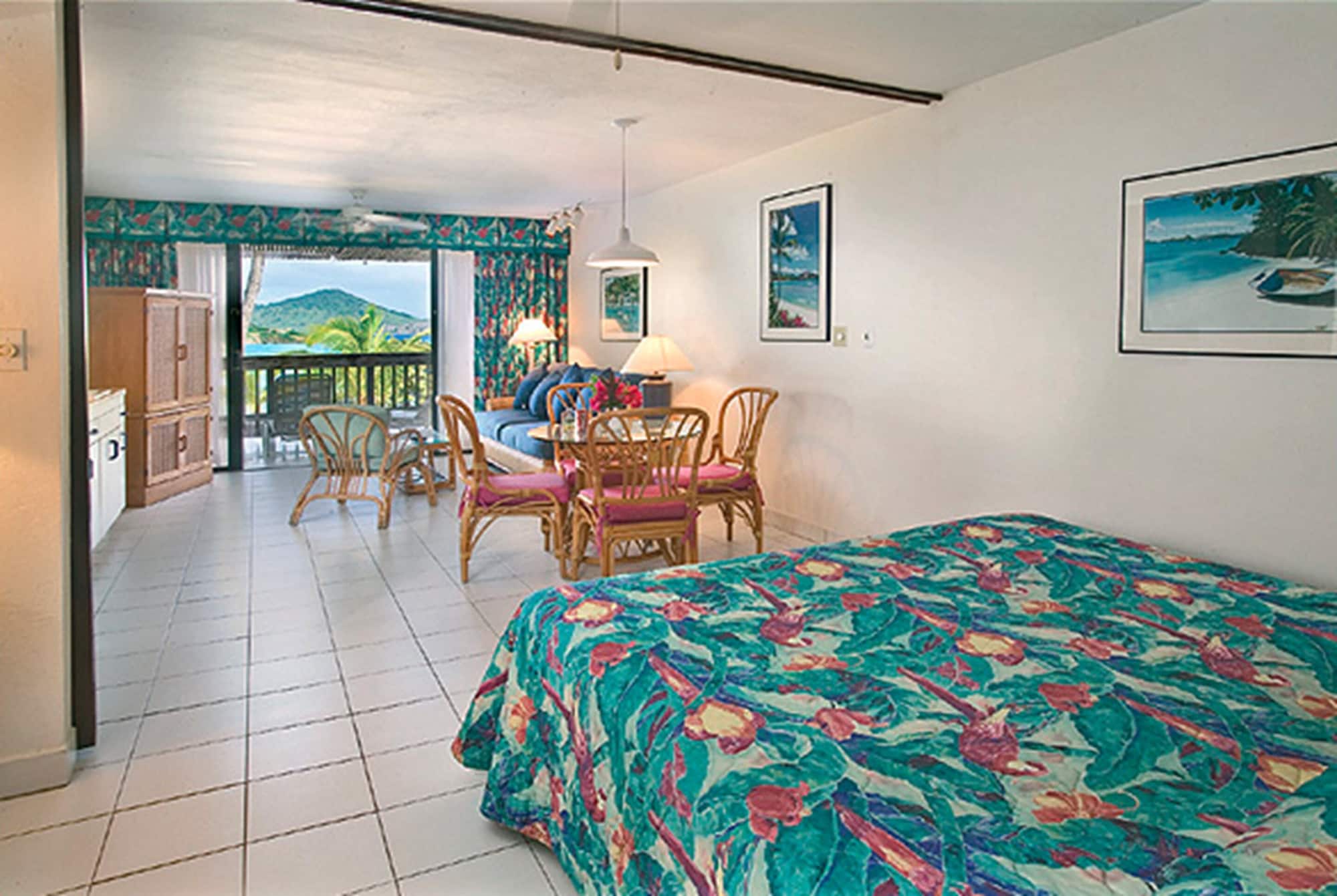 Studio, Suite, King Bed, Beach Front, Sofa