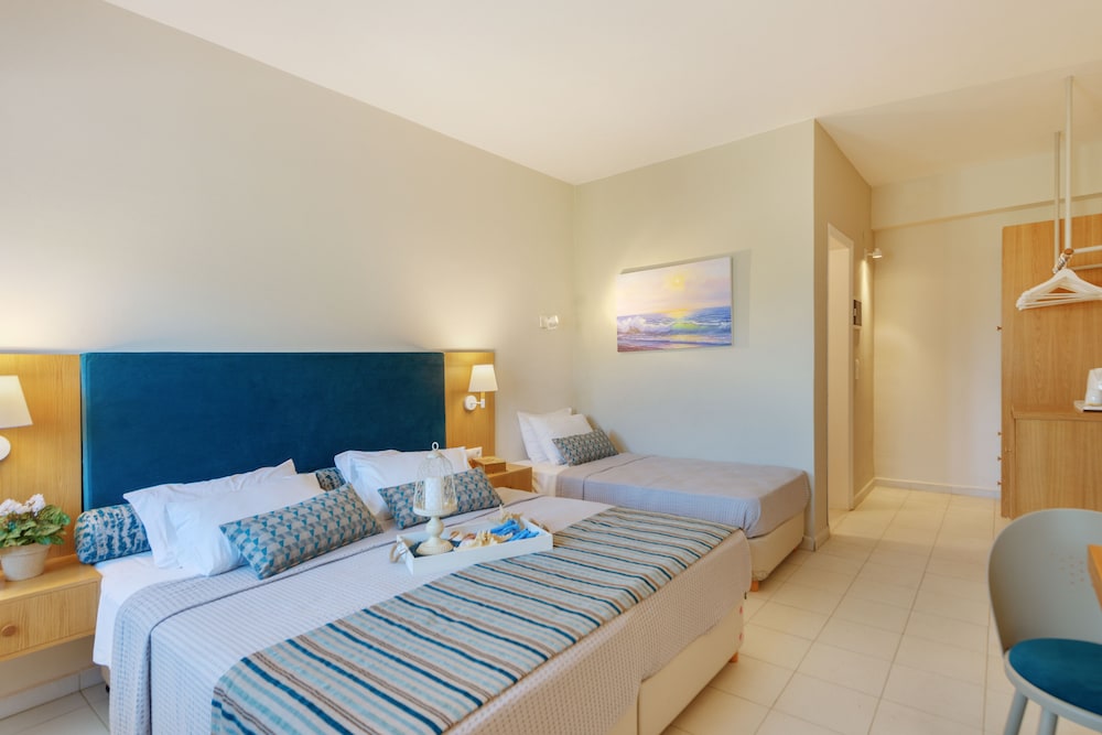 Dolphin Bay Seaside Resort & Suites 18/74