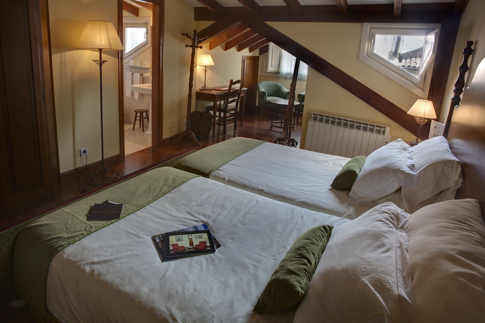 Hotel Airas Nunes 10/30