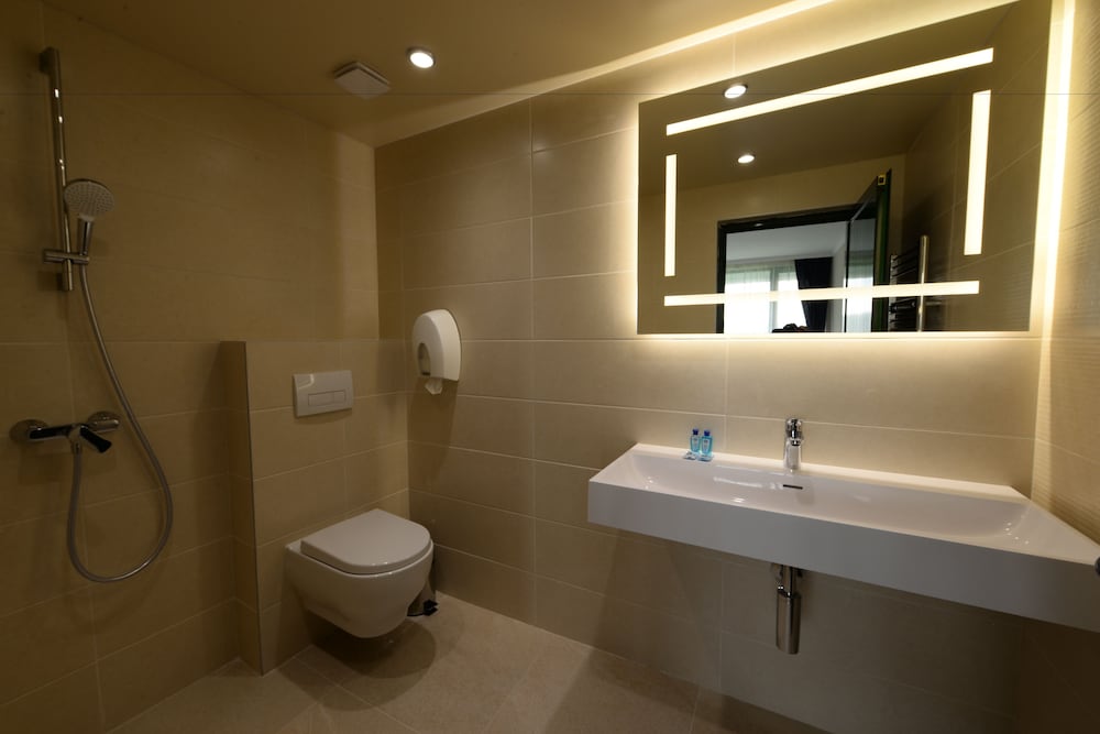 Park Hotel Raya Garden 57/58