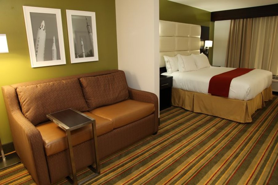 Holiday Inn Express Hotel And Suites Huntsville Airport 39/54