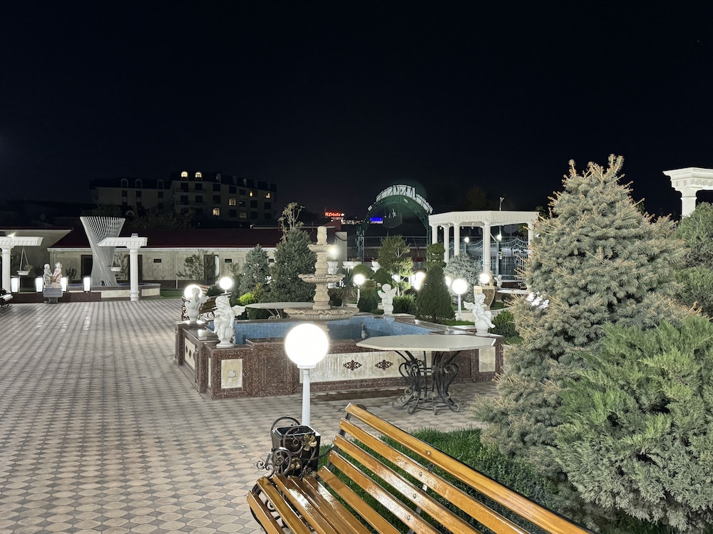 Alexander Hotel 32/38