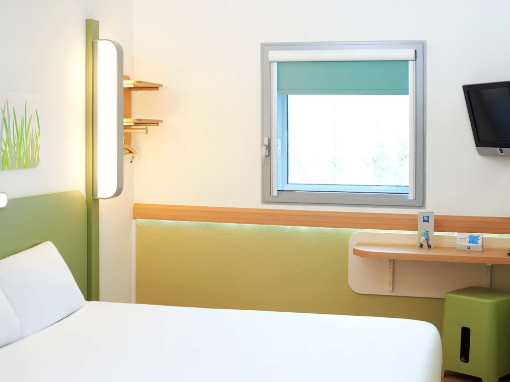 Ibis Budget Newport 18/44