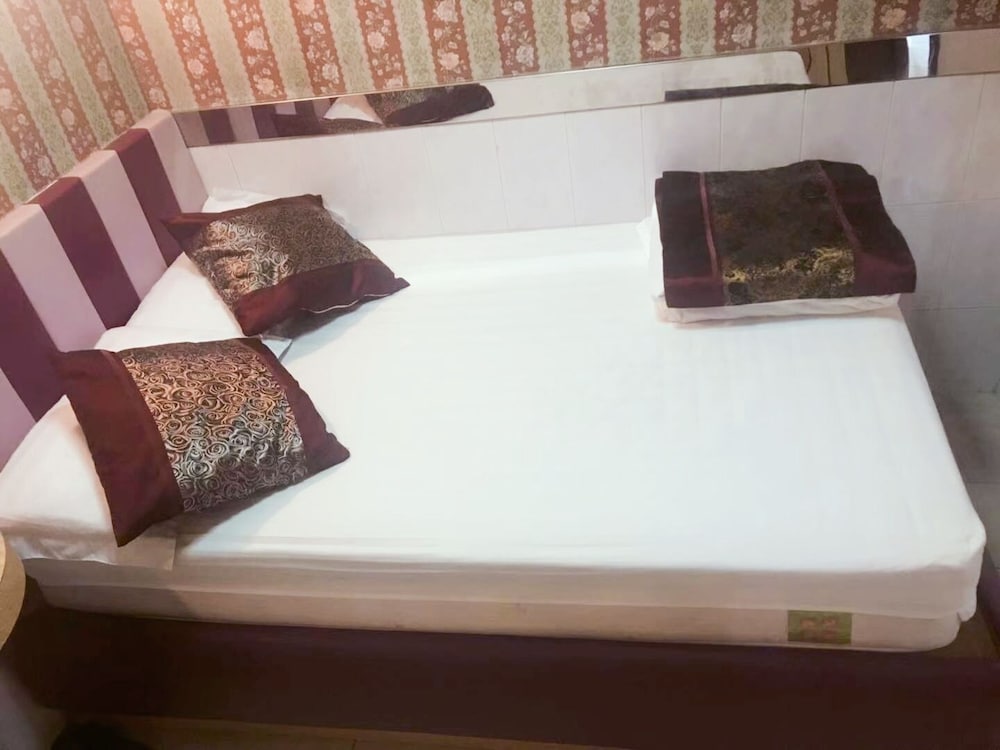 Royal Capital Hotel 14/16