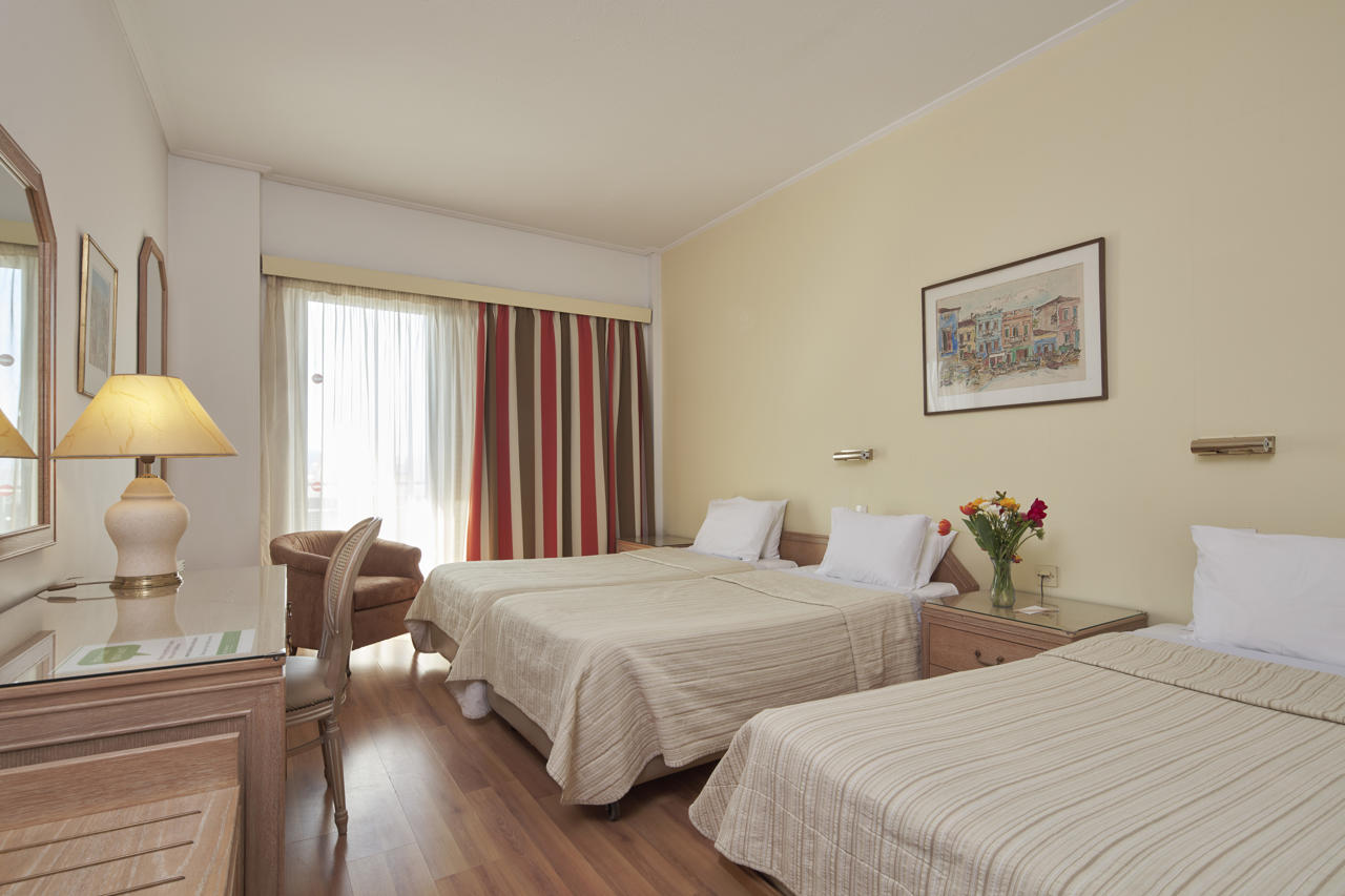 Candia Hotel 36/82