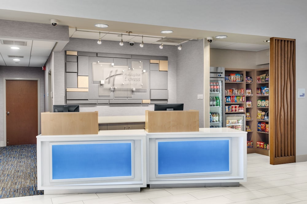 Holiday Inn Express Hotel & Suites South Portland 10/54