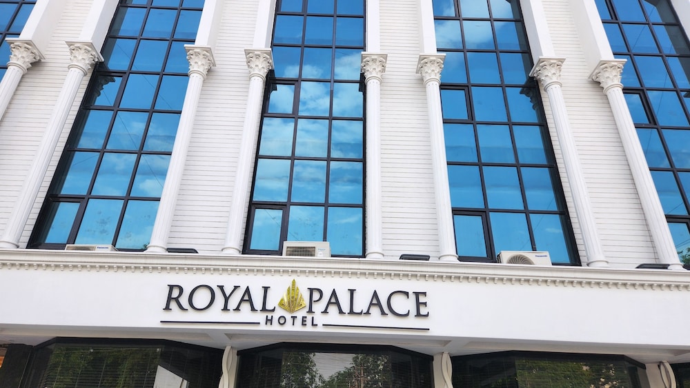 HOTEL ROYAL PALACE 3/54
