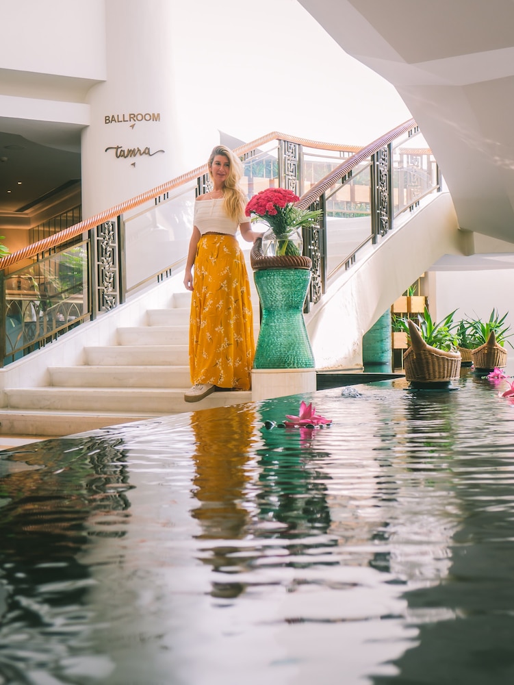 Shangri La Eros New Delhi Hotel 63/72