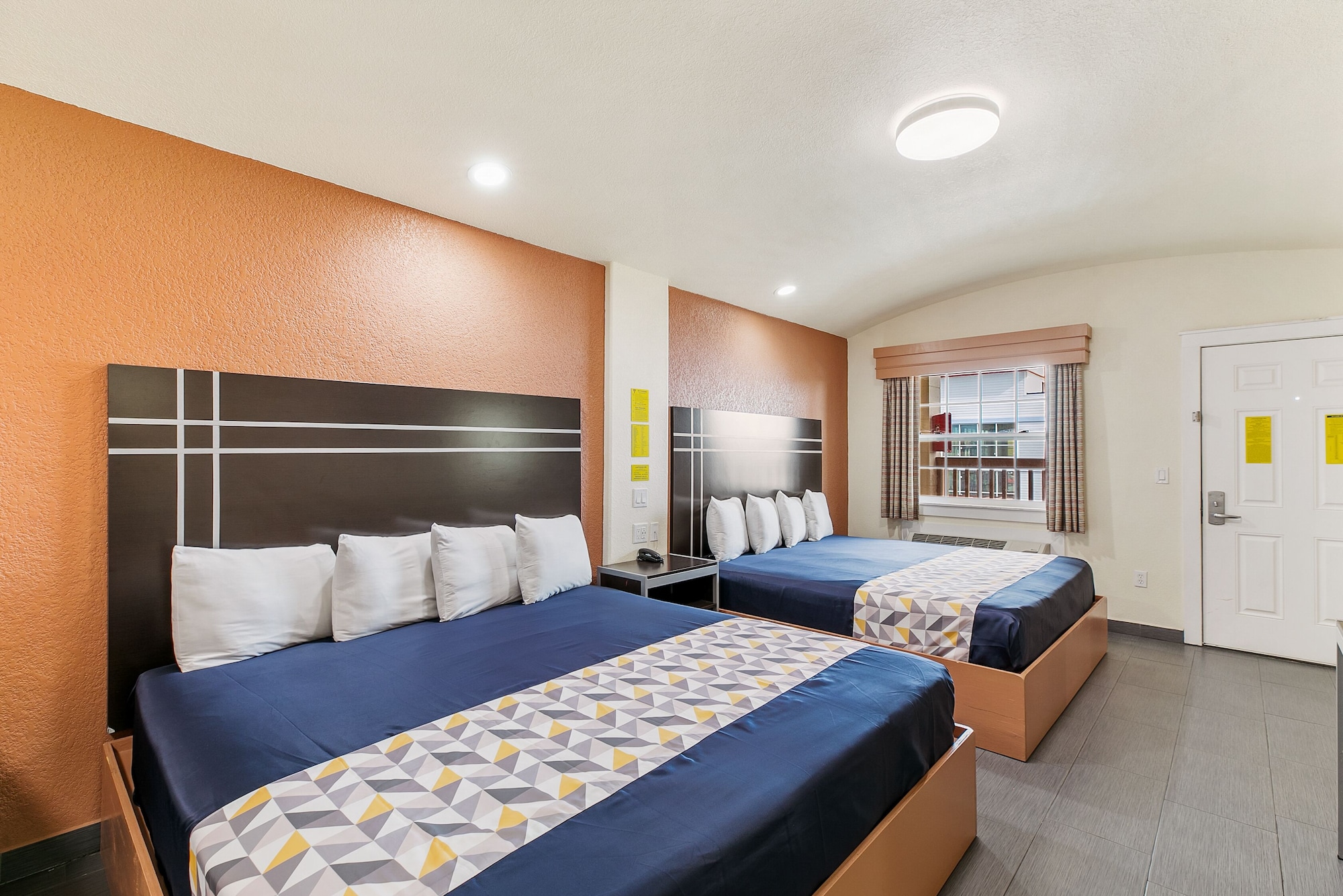 FAMILY, KING BED