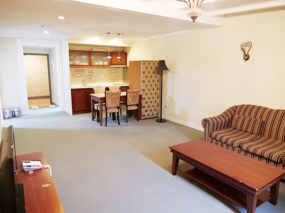 Yangji Pine Resort 30/42
