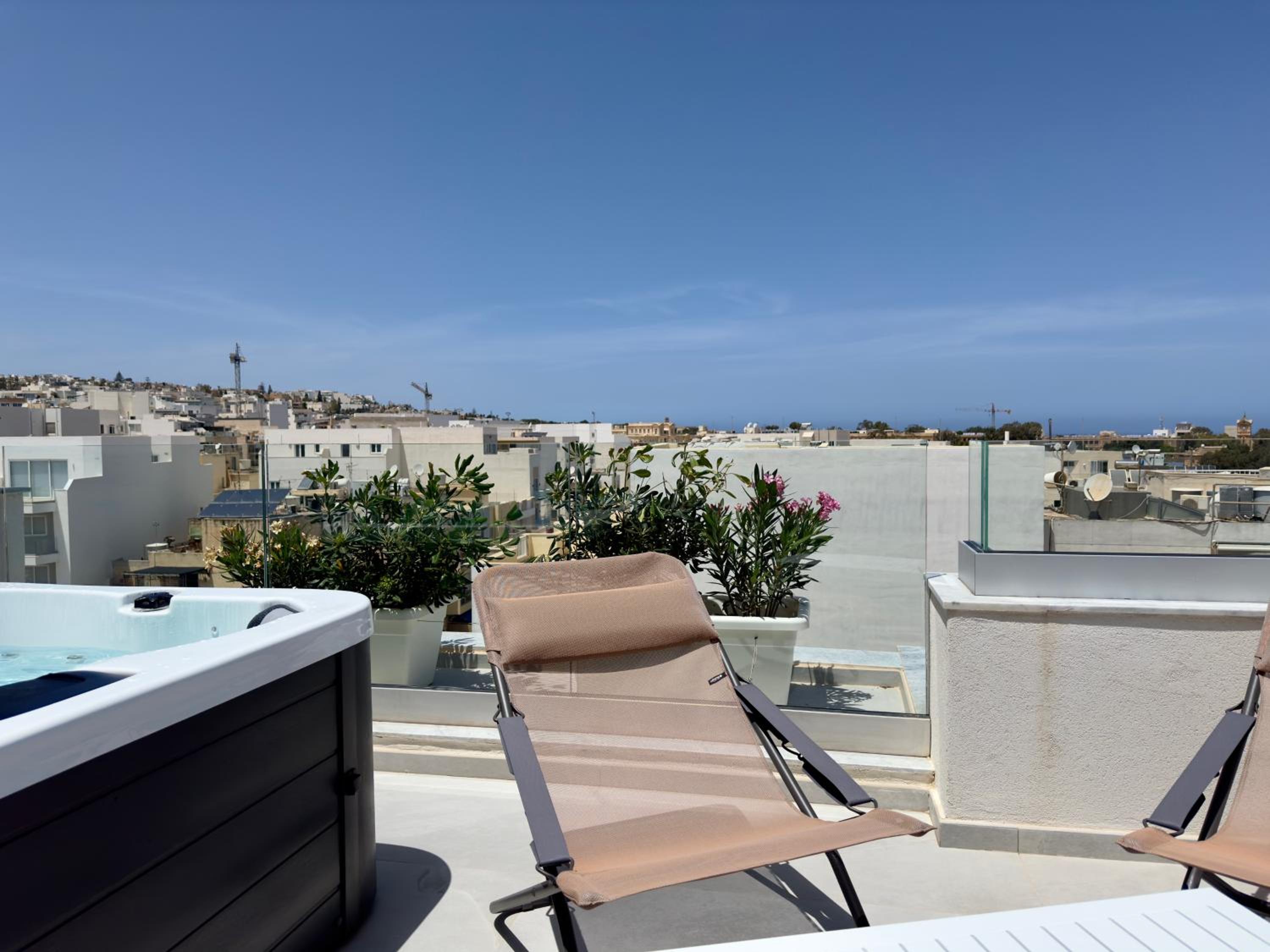 C'est La Vie Boutik Swieqi 16/40