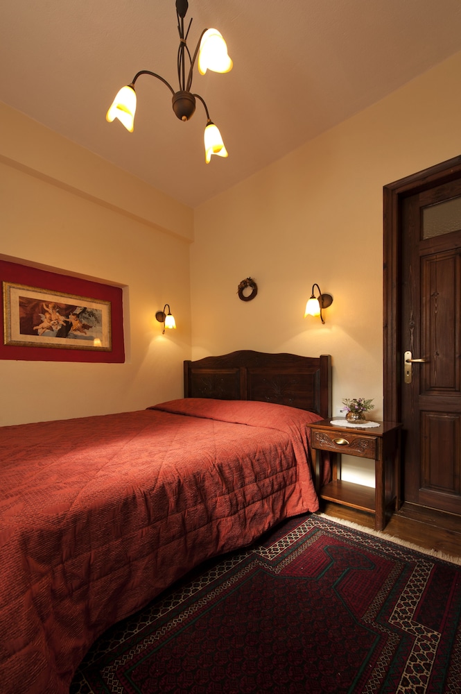 Fretzato Traditional Guest House 23/42