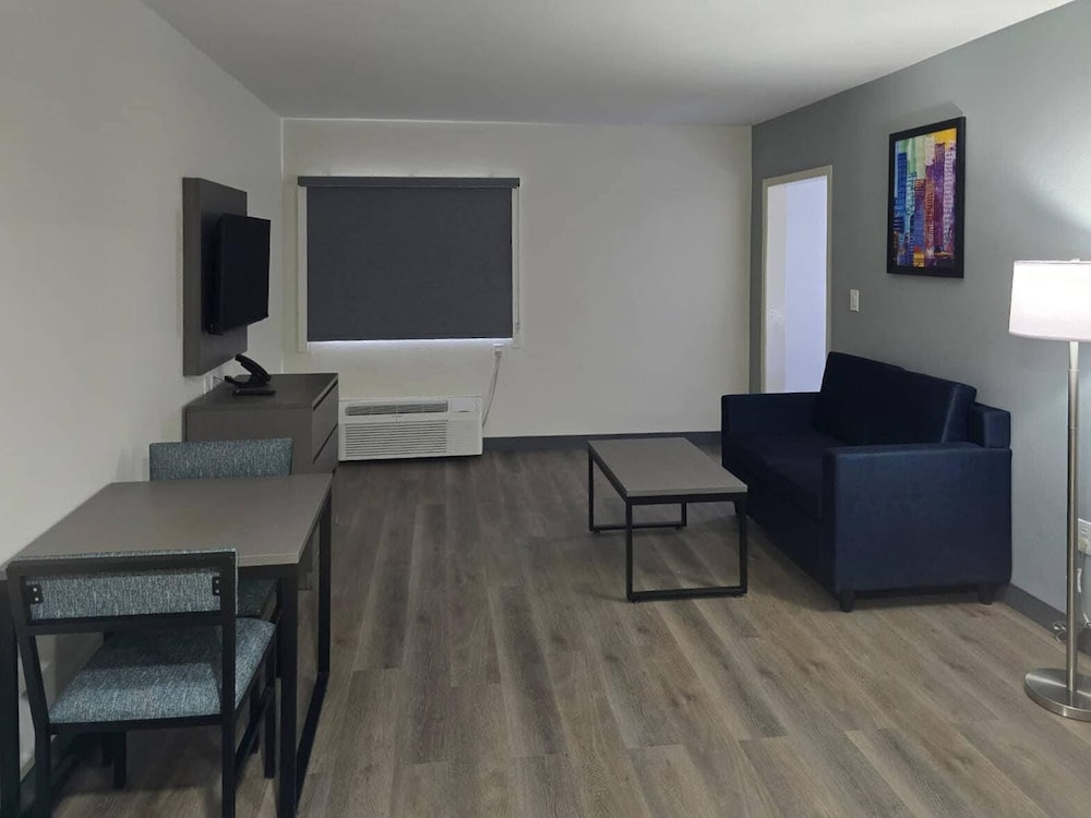 Comfort Inn & Suites Prince George - Fort Lee 55/60