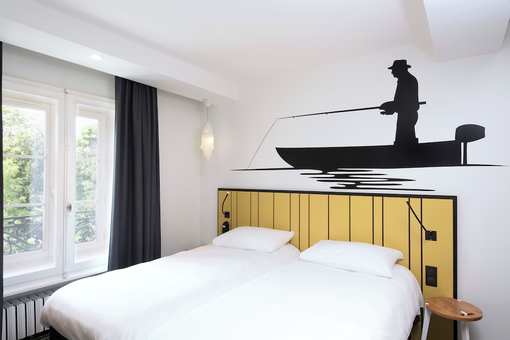 Standard, Twin Beds