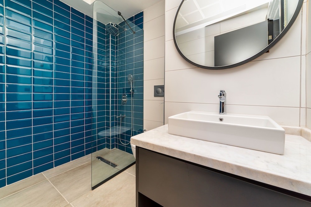 Optimum Luxury Hotel & Spa 52/54