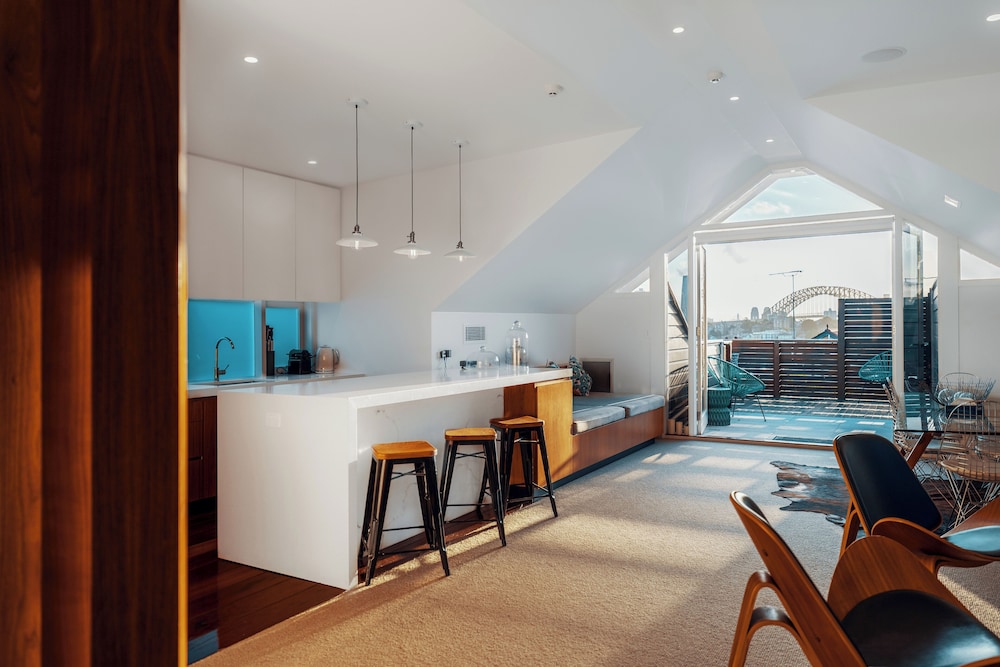 CREMORNE POINT MANOR 50/73