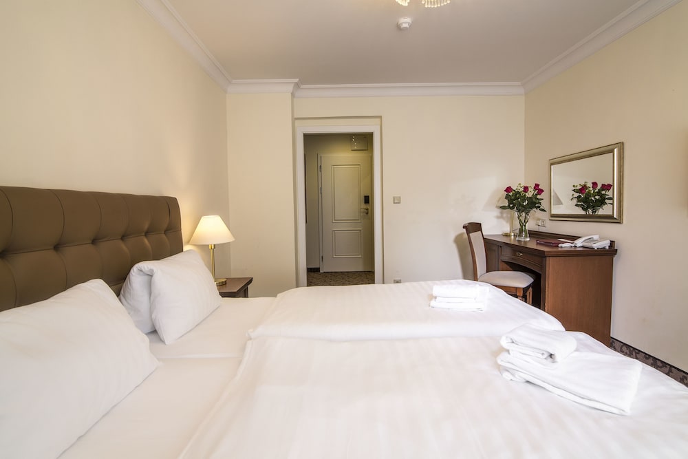 Windsor Spa Hotel 15/70