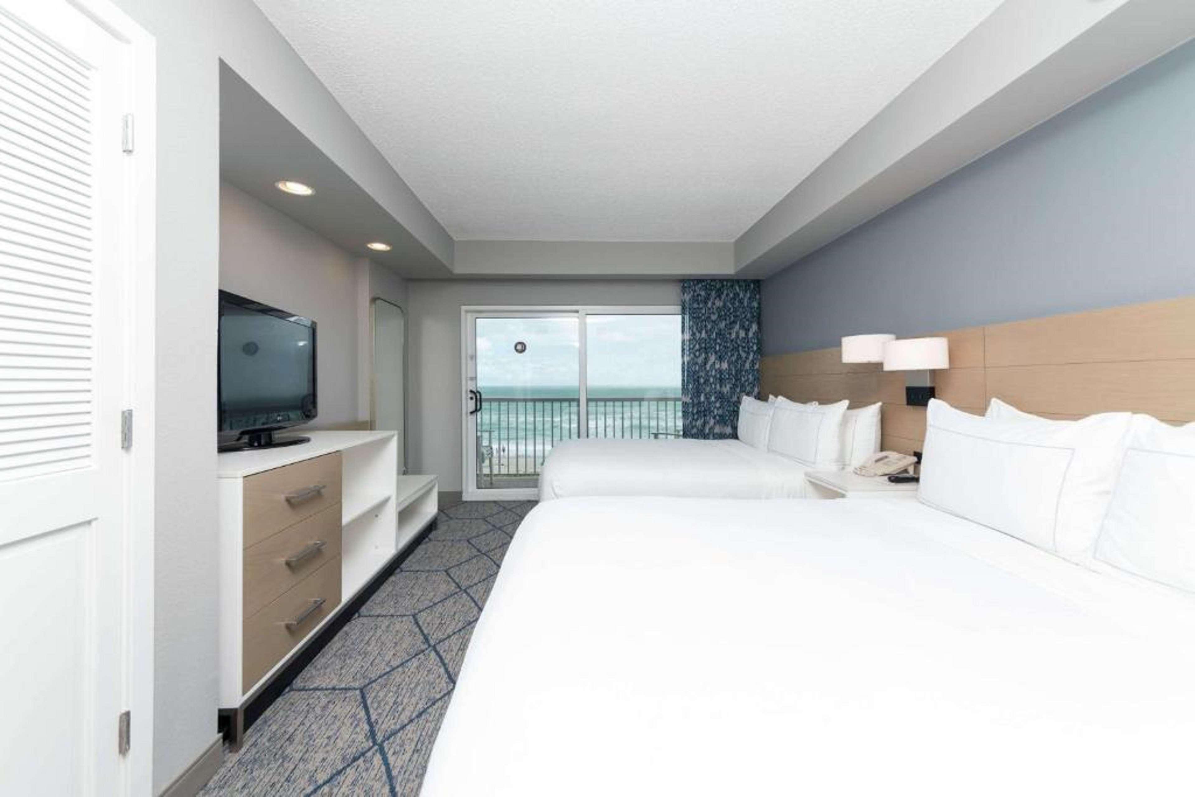 2 ROOMS, SUITE, 2 QUEEN BEDS, OCEAN FRONT, HIGH FLOOR
