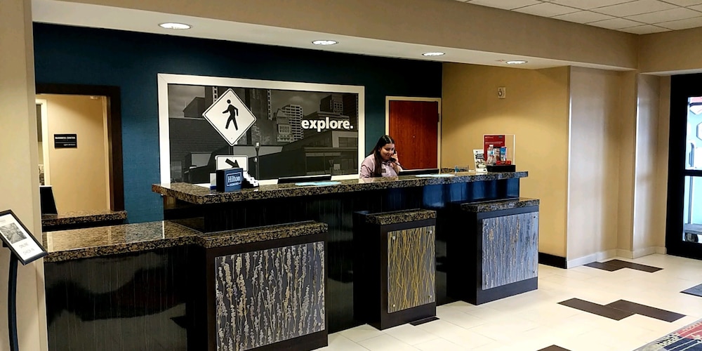 Hampton Inn and Suites Tulsa Hills 6/37