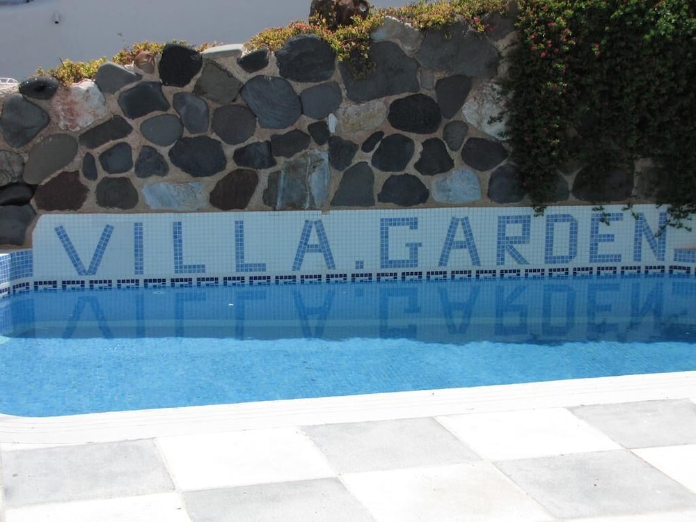 Villa Garden 16/21