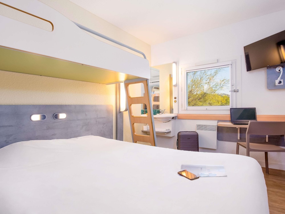 Ibis Budget Frejus Capitou A8 21/61