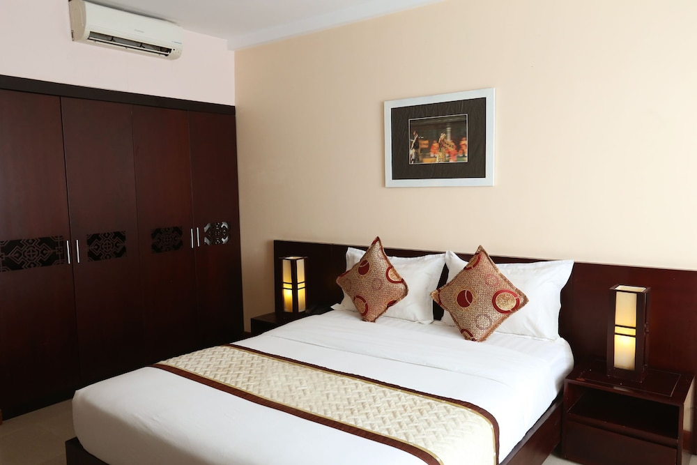 DELUXE, DOUBLE BED
