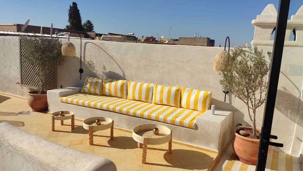 Riad XO Amira Victoria 44/50