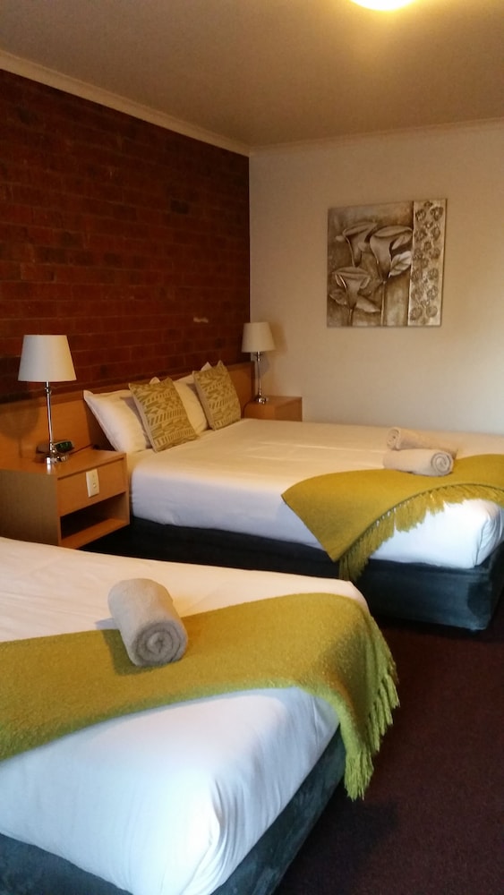 Pevensey Motor Lodge 32/52
