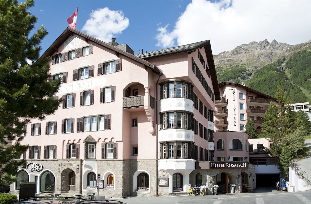 Hotel Rosatsch 2/49