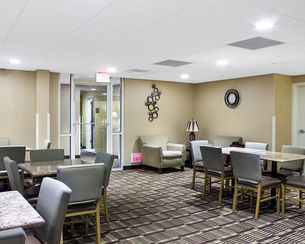 MainStay Suites Bismarck 18/25