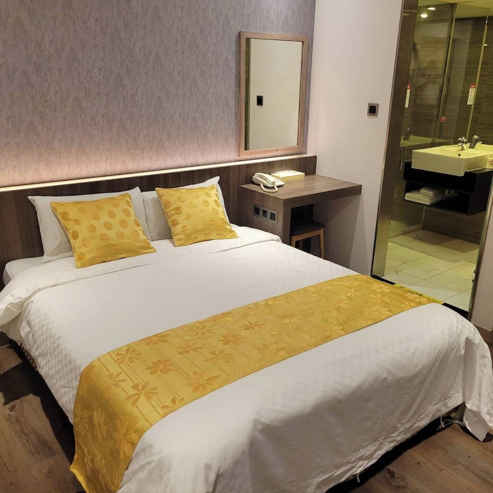 ECONOMY, DOUBLE BED, NO WINDOW