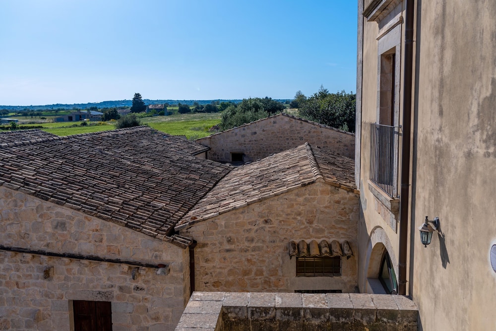 Torre Don Virgilio Country Hotel 46/50