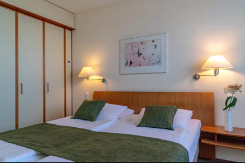 Globana Airport Hotel 12/46
